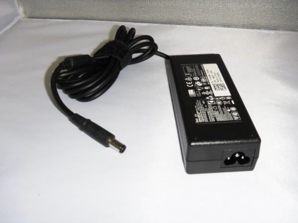 Dell Netzteil Ladegerät AC Adapter 90W 19,5V 4,62A LA90PM111 B *31