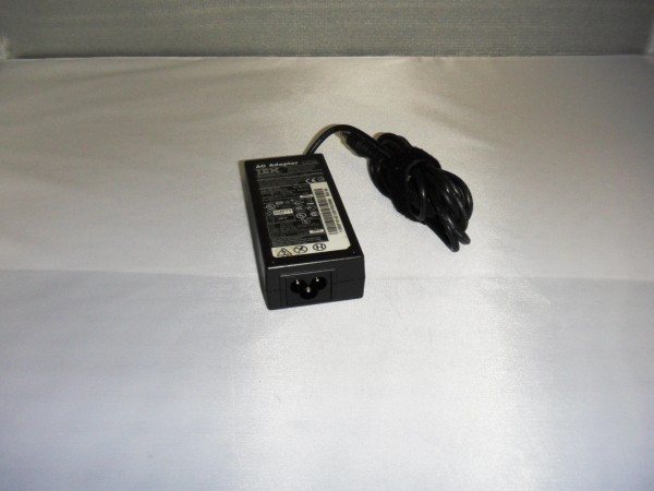 IBM Lenovo Netzteil Ladegerät AC Adapter 72W 16,0V 4,5A 93P5014 B *3