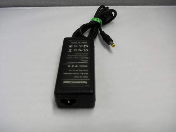 Fujitsu Netzteil Ladegerät AC Adapter 65W 19V 3,42A Replacemet PA-1700-02 B *24