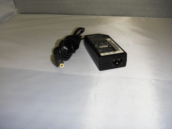 IBM Lenovo Netzteil Ladegerät AC Adapter 56W 16,0V 3,6A 92P1039 B *1