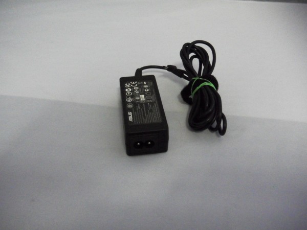 Asus Netzteil Ladegerät AC Adapter 40W 19V 2,10A EXA0901XH B *12