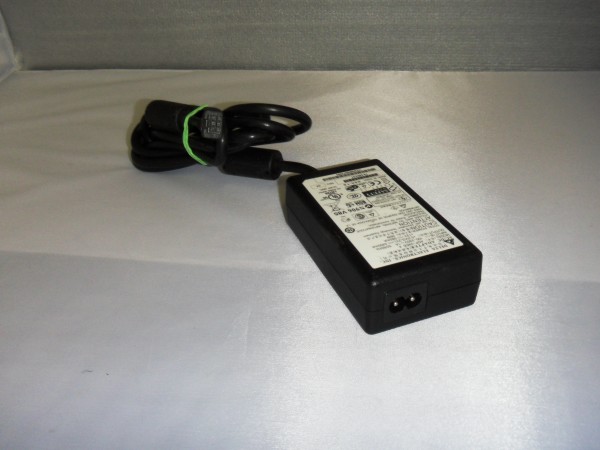 Delta Electronic Inc. Netzteil Ladegerät AC Adapter 26W 12V 5,6A ADP-29EBA B *9