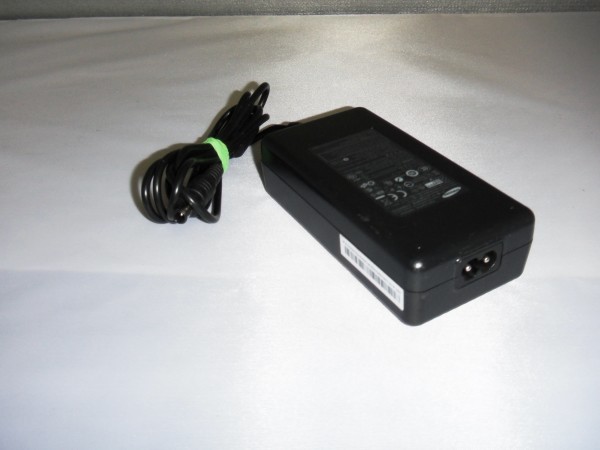 Samsung Netzteil Ladegerät AC Adapter 56W 14,0V 4,0A SVD5614V B *5