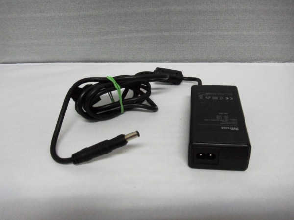 Trust Netzteil Ladegerät AC Adapter 90W 15/16/19V 4,73A 17469 B *40