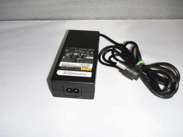 Fujitsu Limited Netzteil Ladegerät AC Adapter 80W 19V 4,2A CP410715-01 B *43