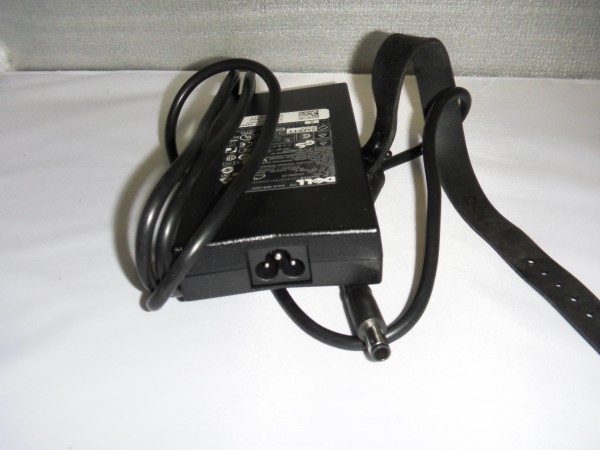 Dell Netzteil Ladegerät AC Adapter 131W 19,5V 6,70A DA130PE1-00 B *33