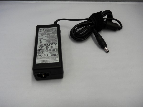 Chicony Netzteil Ladegerät AC Adapter 60W 19V 3,16A CPA09-004A B *23