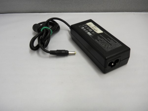 Compaq Netzteil Ladegerät AC Adapter 65W 18,5V 3,5A 391172-001 B *25